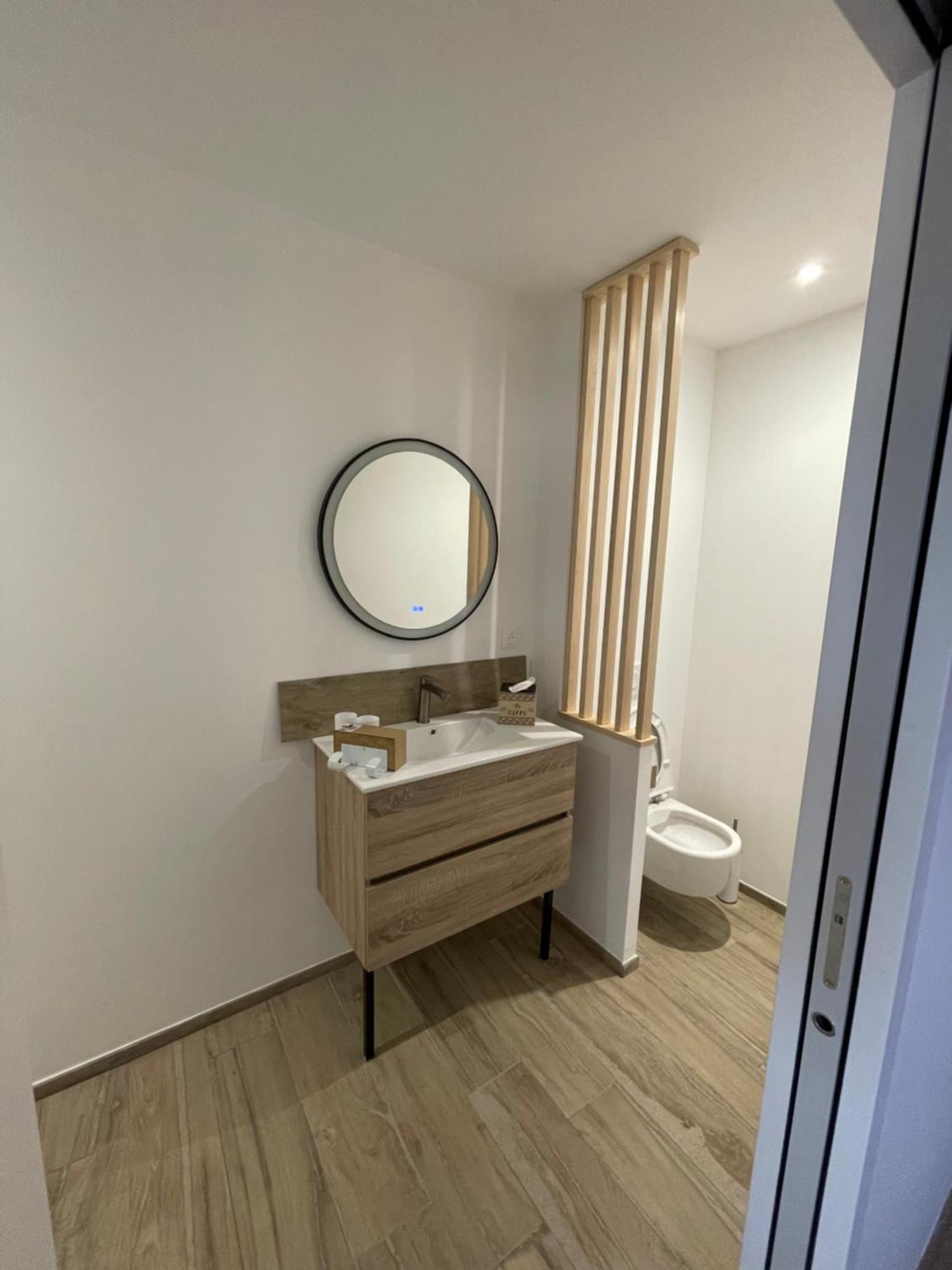Appartements Guesthouse1 Et Guesthouse2 Sword Beach Colleville-Montgomery Kültér fotó